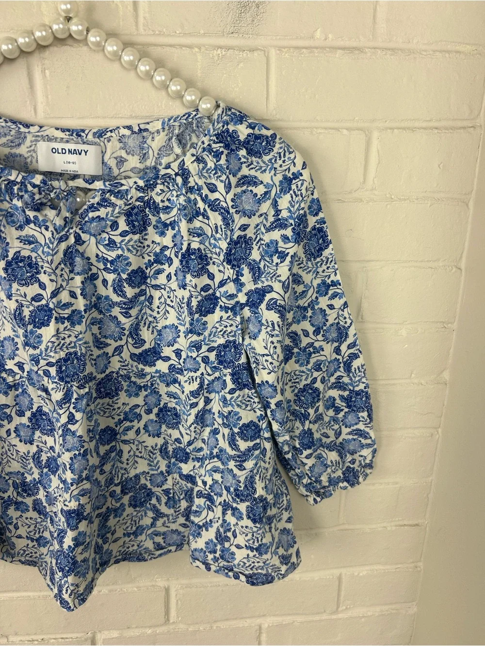 Old Navy Girls Blue Floral Peasant Top Size L 10/12